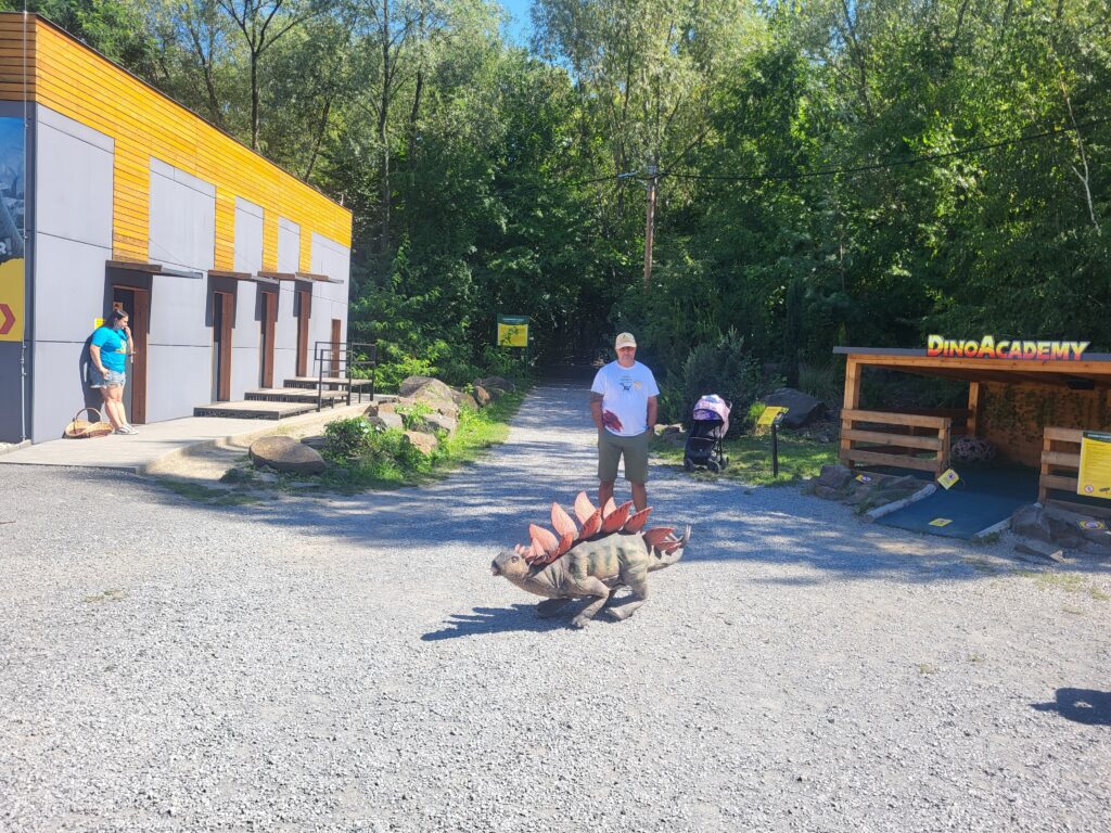 Dino Park w Ostrawie - idziemy zobaczyć wszystkie atrakcje i interaktywne dinozaury! Vlog Steina