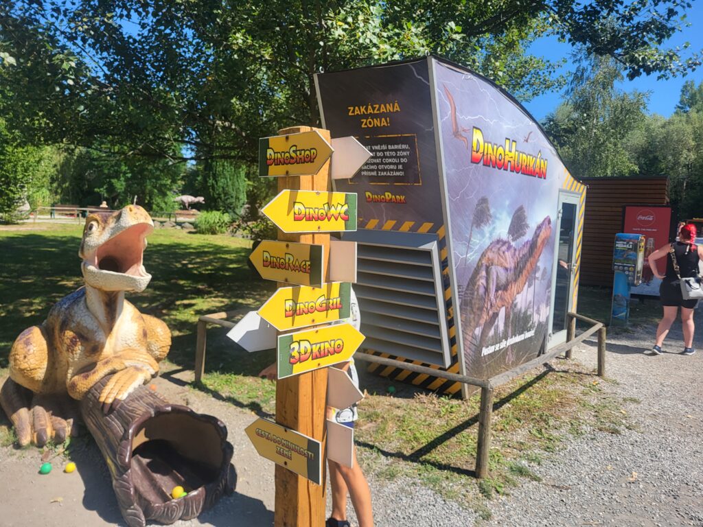 Dino Park w Ostrawie - idziemy zobaczyć wszystkie atrakcje i interaktywne dinozaury! Vlog Steina