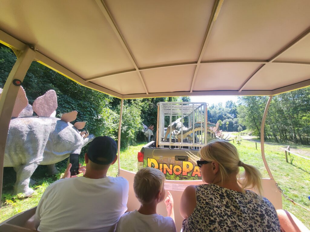 Dino Park w Ostrawie - idziemy zobaczyć wszystkie atrakcje i interaktywne dinozaury! Vlog Steina