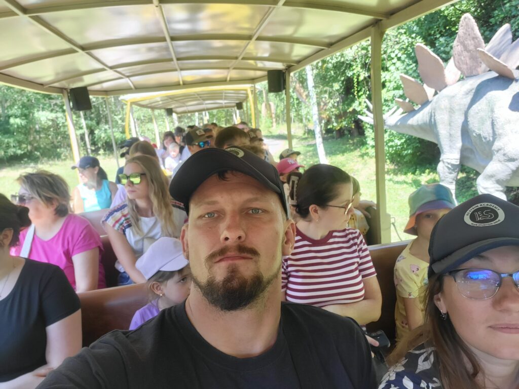 Dino Park w Ostrawie - idziemy zobaczyć wszystkie atrakcje i interaktywne dinozaury! Vlog Steina