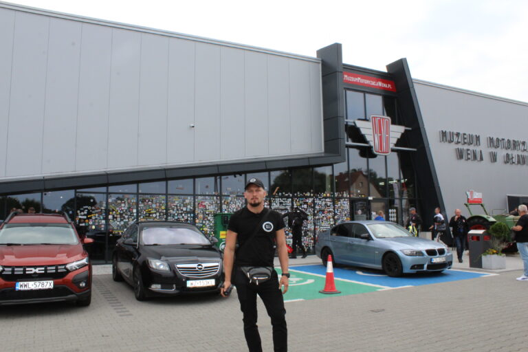 Muzeum motoryzacyjne Wena w Oławie - Największe muzeum w Polsce - Vlog podróżniczy Steina