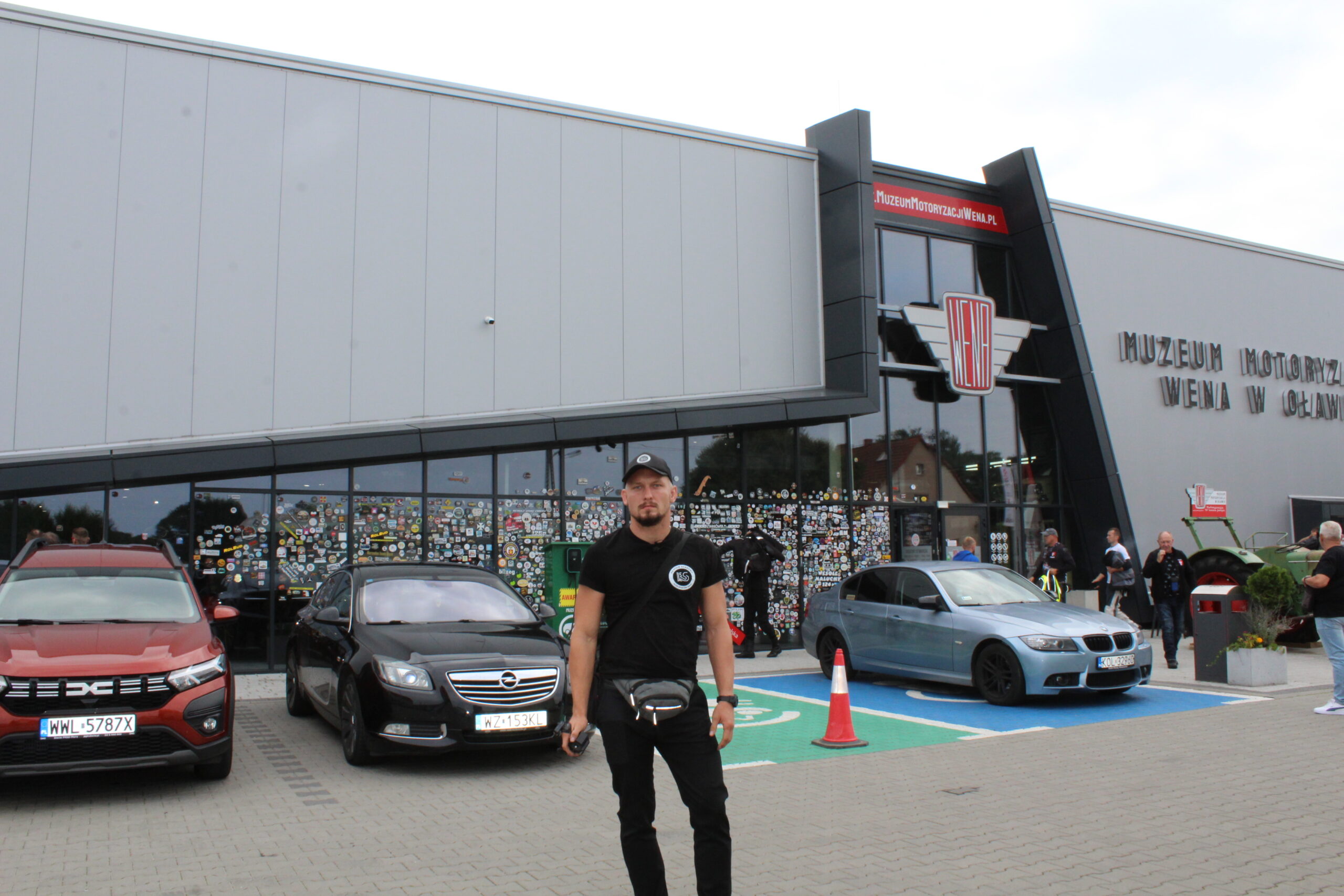Muzeum motoryzacyjne Wena w Oławie - Największe muzeum w Polsce - Vlog podróżniczy Steina