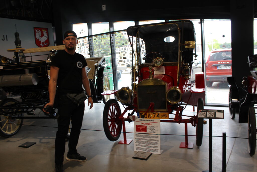 Muzeum motoryzacyjne Wena w Oławie - Największe muzeum w Polsce - Vlog podróżniczy Steina