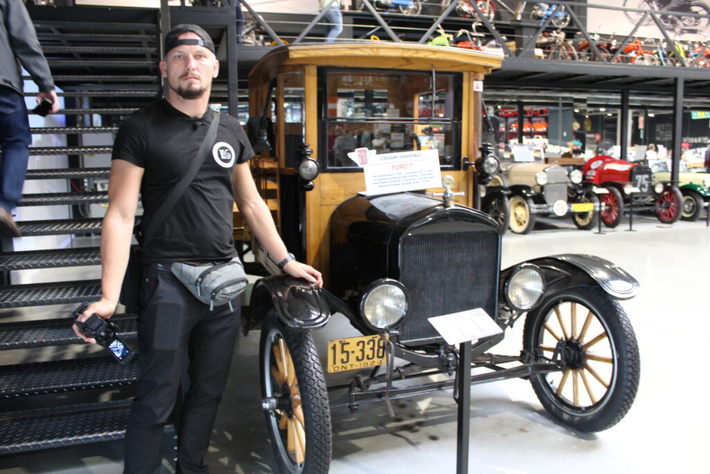 Muzeum motoryzacyjne Wena w Oławie - Największe muzeum w Polsce - Vlog podróżniczy Steina