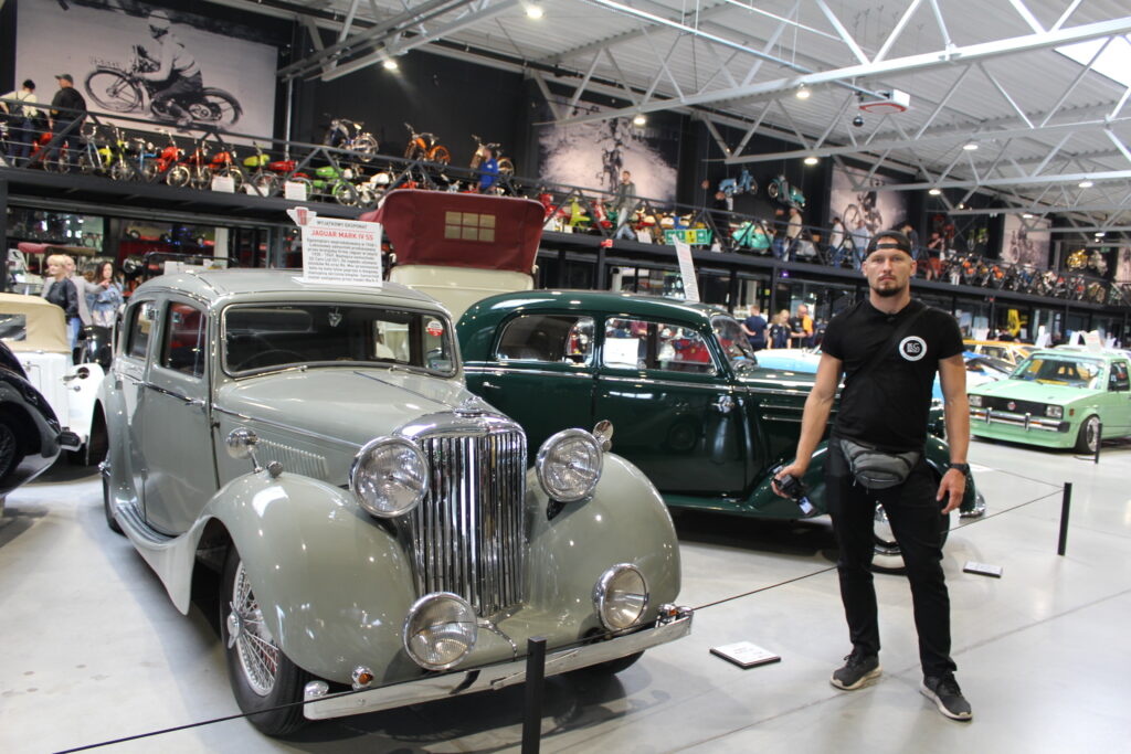 Muzeum motoryzacyjne Wena w Oławie - Największe muzeum w Polsce - Vlog podróżniczy Steina