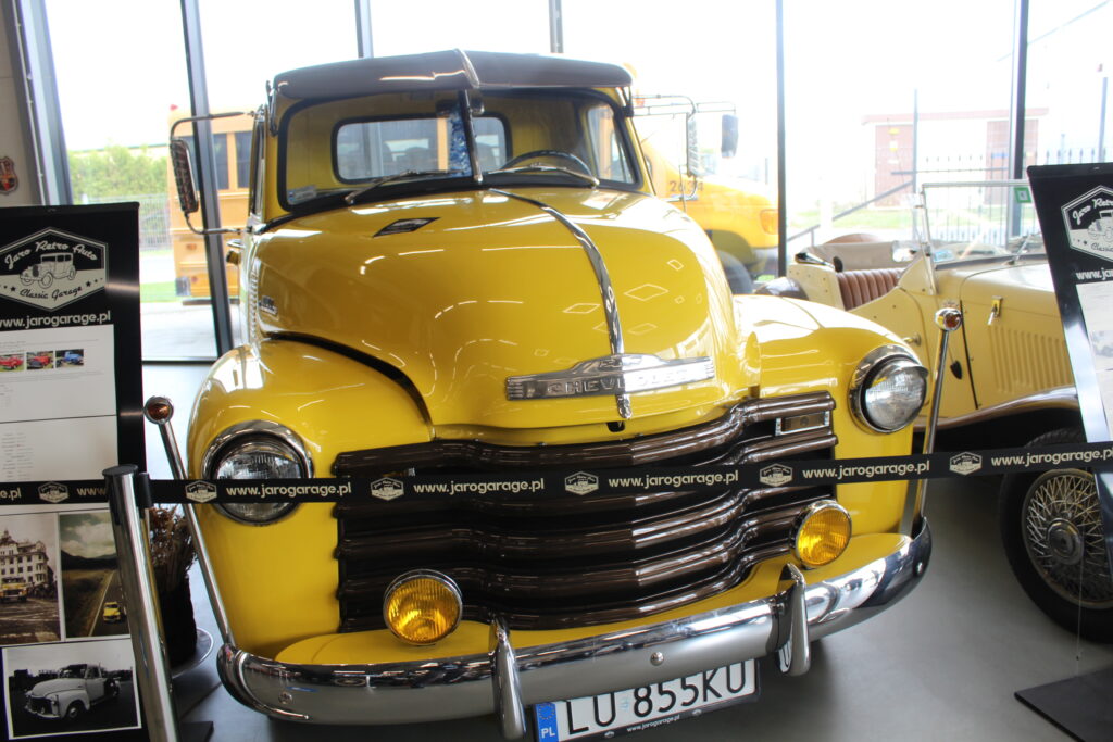 Muzeum motoryzacyjne Jaro retro classic Garage w Lublinie - Vlog podróżniczy Steina