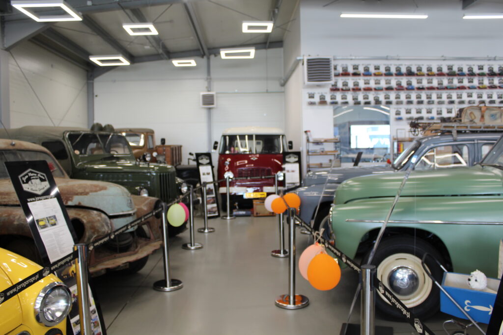Muzeum motoryzacyjne Jaro retro classic Garage w Lublinie - Vlog podróżniczy Steina