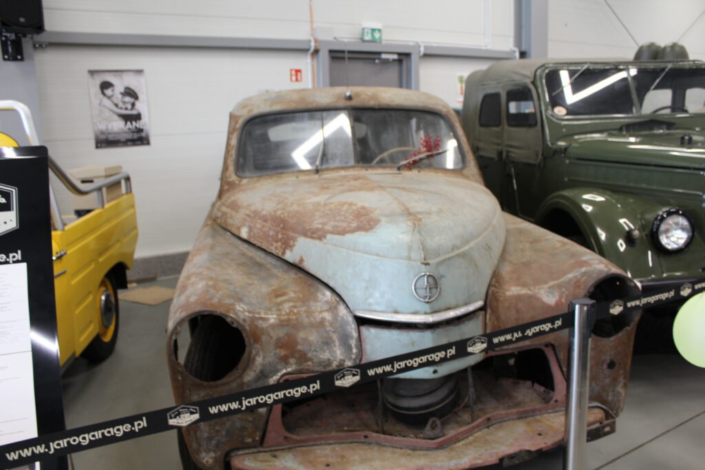 Muzeum motoryzacyjne Jaro retro classic Garage w Lublinie - Vlog podróżniczy Steina