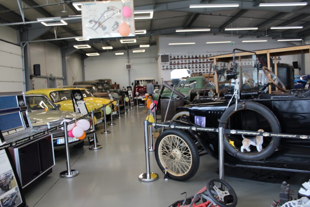 Muzeum motoryzacyjne Jaro retro classic Garage w Lublinie - Vlog podróżniczy Steina